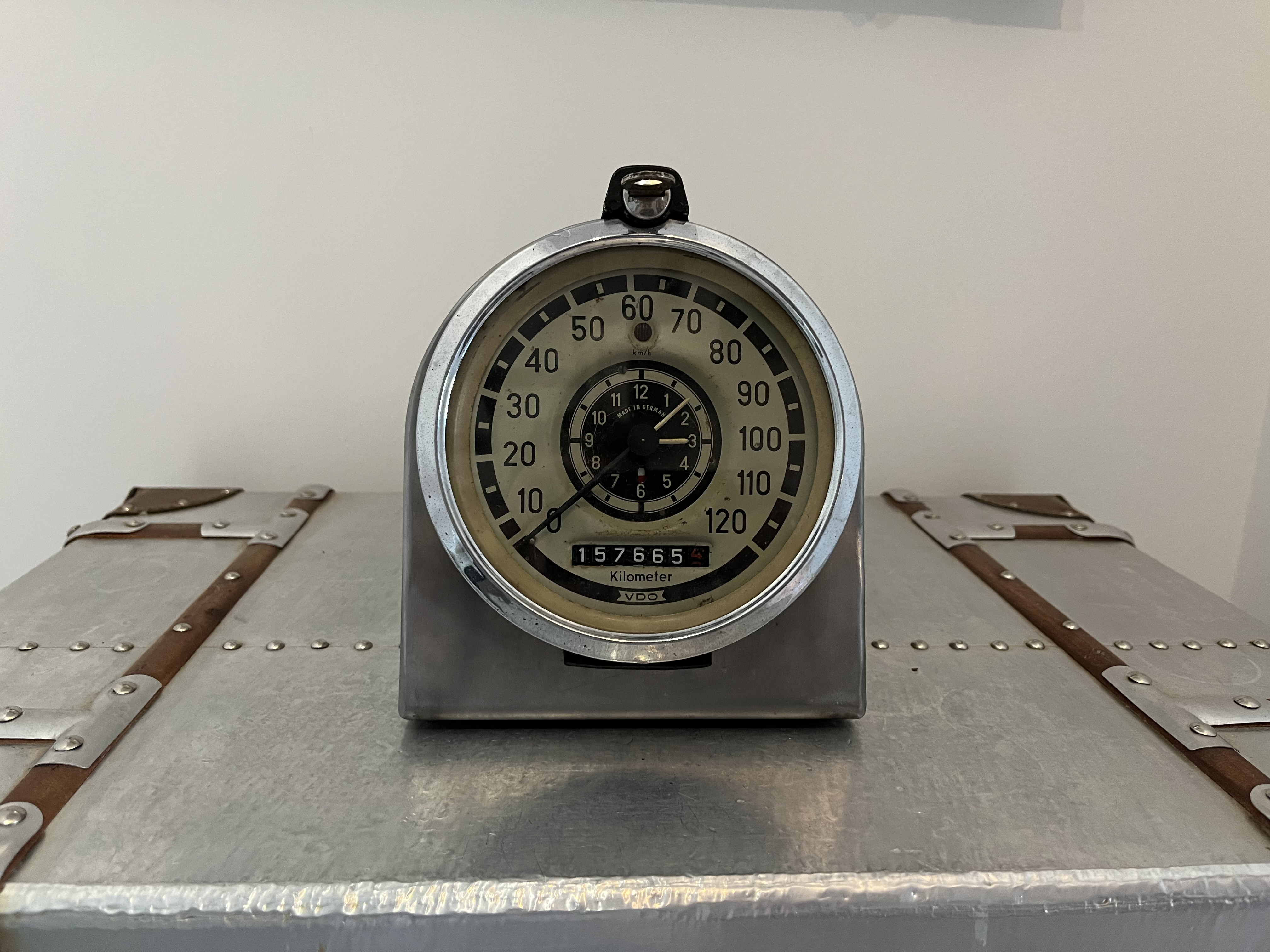 Design Tacho Schreibtisch Uhr